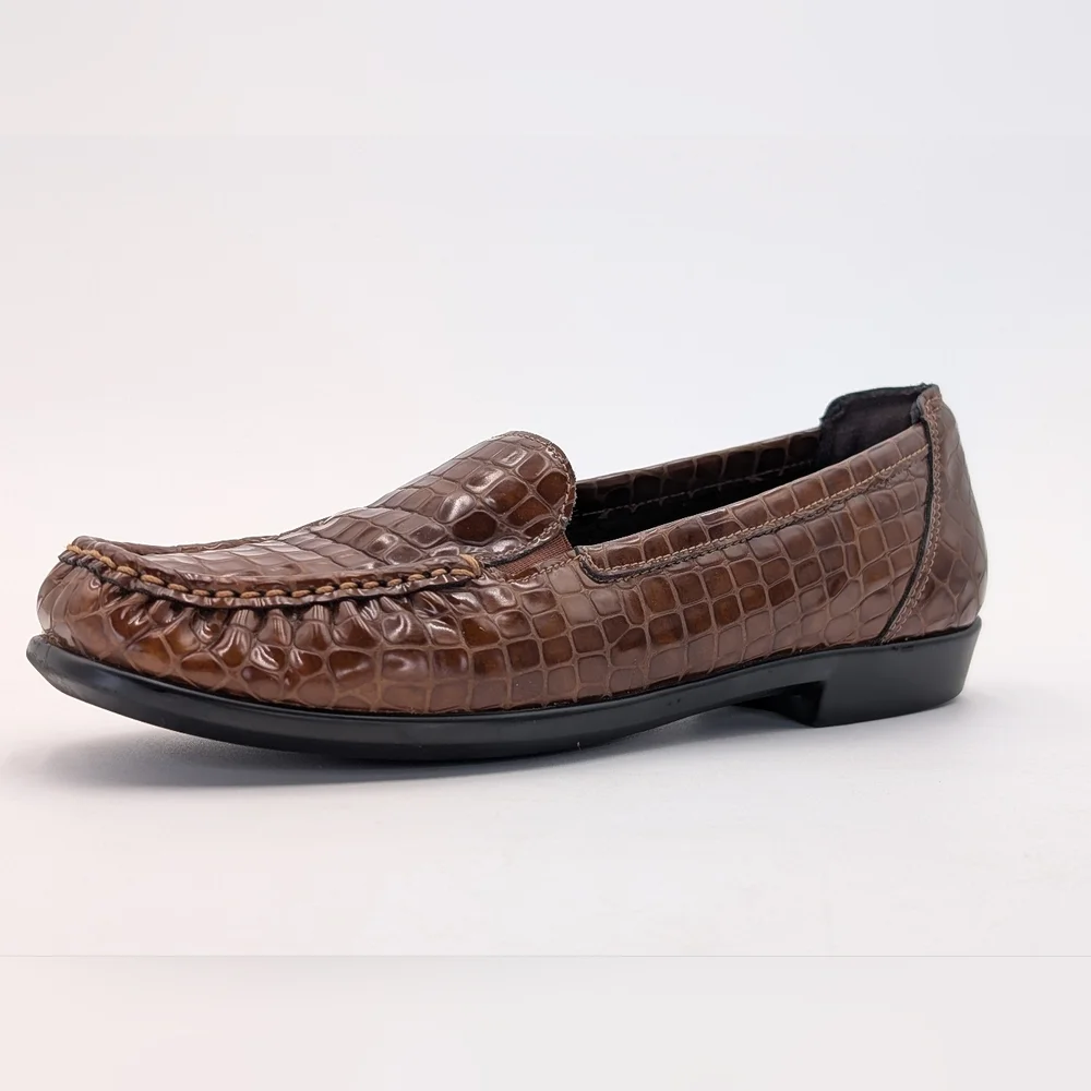 SAS Joy Women's Sz 8.5N Crocodile Pattern Cognac Brown Tripad® Technology Loafer